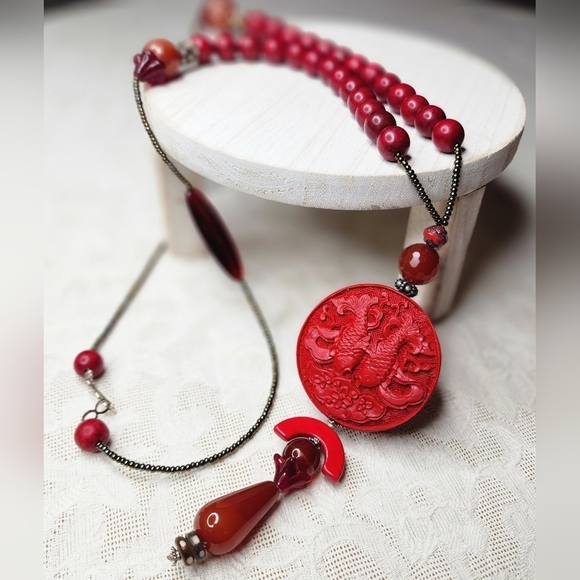 Cinnabar Pendant Neckace EUC - Picture 1 of 7